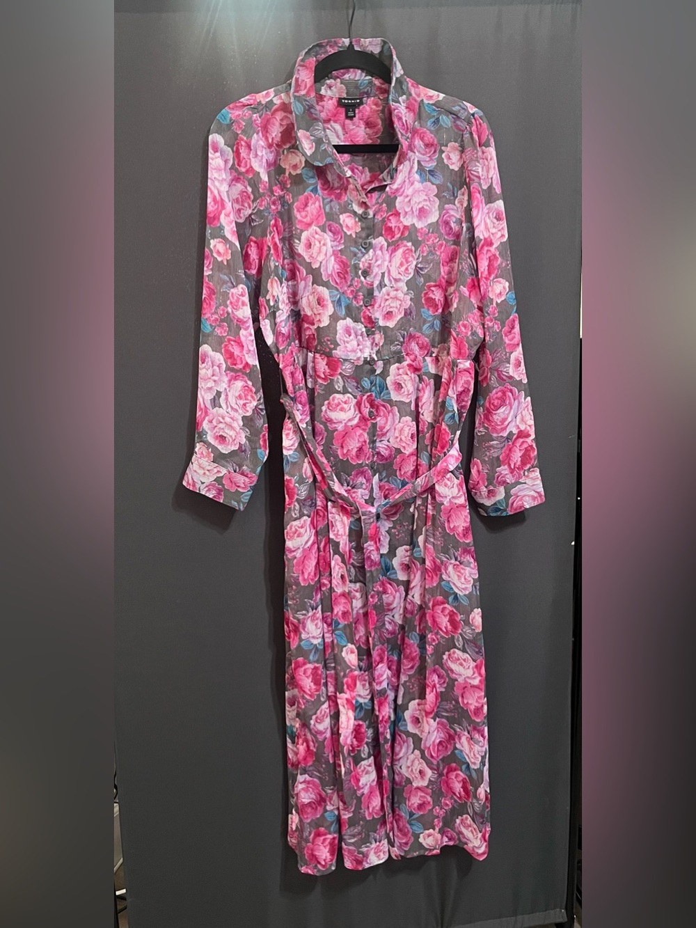 Torrid Maxi Woven Shirt Dress Floral Pink Grey. EUC